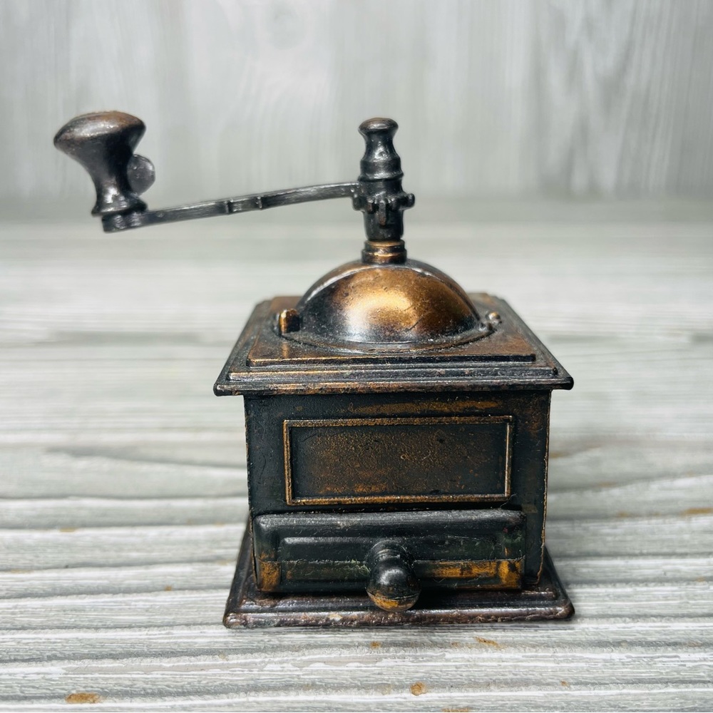 Vintage Miniature Die Cast Metal doll house Coffee Grinder w/ drawer collectible